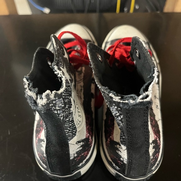 Star/flag pattern converse high top. - Picture 3 of 4